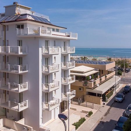 Rubino Apartments A 100Metri Dal Mare Riccione Exterior photo